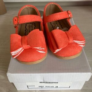 Pipperdoodles Faux suede bow shoes Orange size 21/4